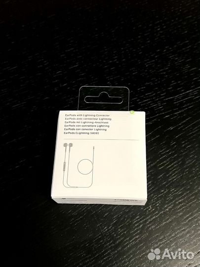 Проводные наушники Apple EarPods with Lightning