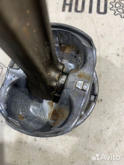 Поршень с шатуном Audi Q5 8R CDN 2011