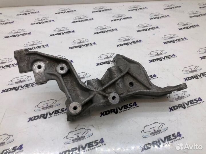 Кронштейн Mercedes-Benz C-Class W204 рестайл M271