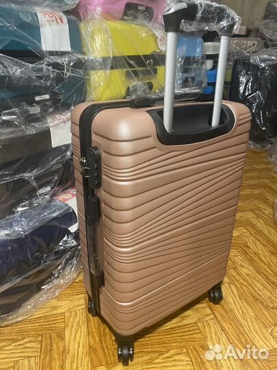 Чемодан на колесах S+