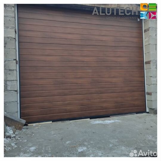 Секционные ворота для гаража alutech