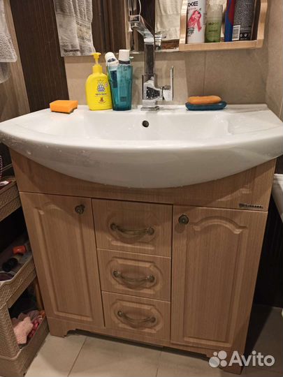 Комплект тумба с раковиной + зеркало-шкаф в ванну