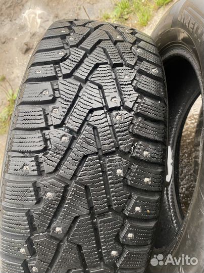 Pirelli Ice Zero 215/55 R16