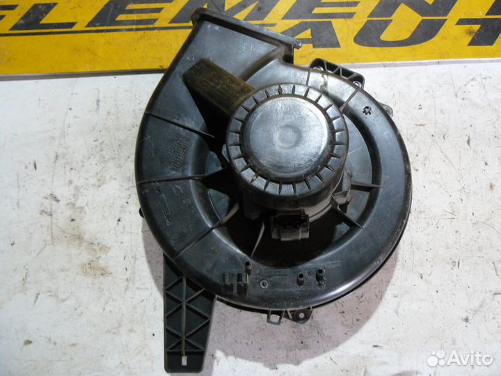 Моторчик отопителя для VW Polo SED Rus 2012г