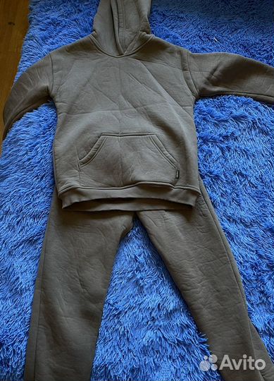 Спортивный теплый костюм на девочку