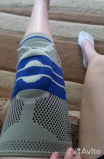 Бандаж на колено с гелевые кольцом новый