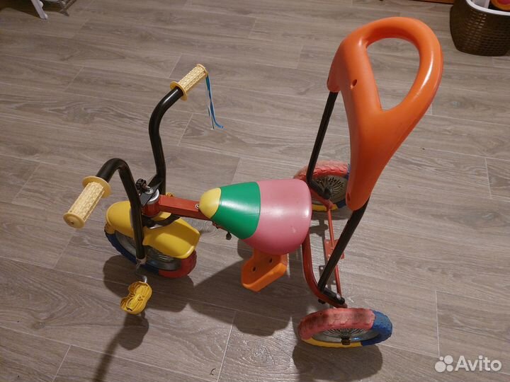 Детский трехколесный велосипед