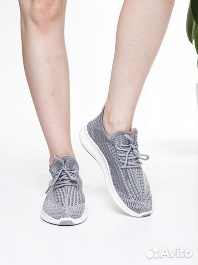 Кроссовки новые