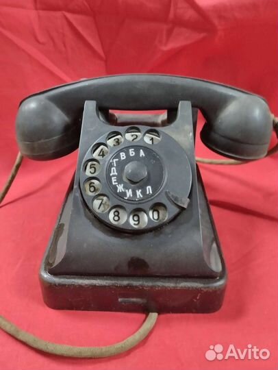 Старинный телефон
