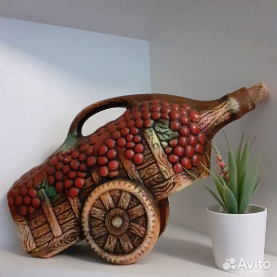 Сосуд глиняный для вина