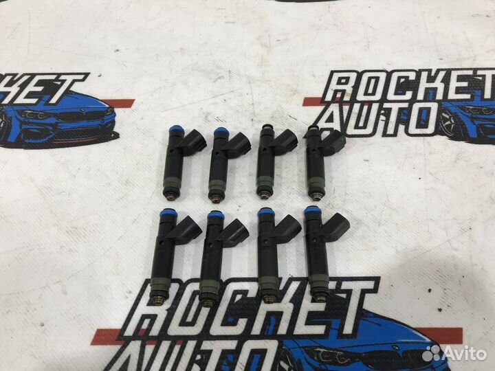 Форсунка топливная Cadillac STS 12580645