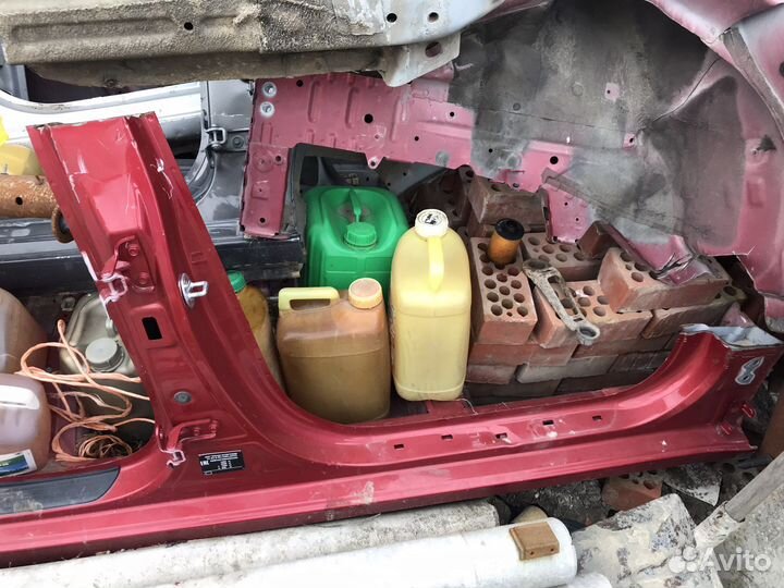 Правый порог на kia ceed