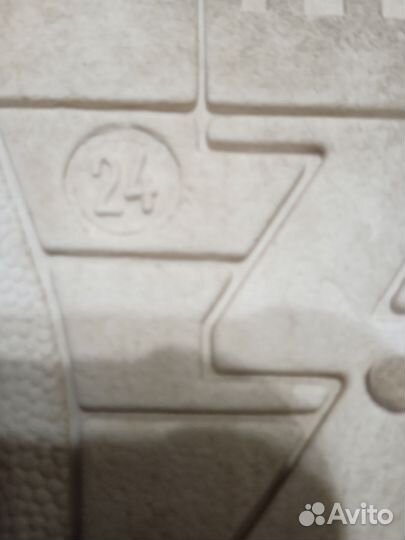 Кроссовки для девочки