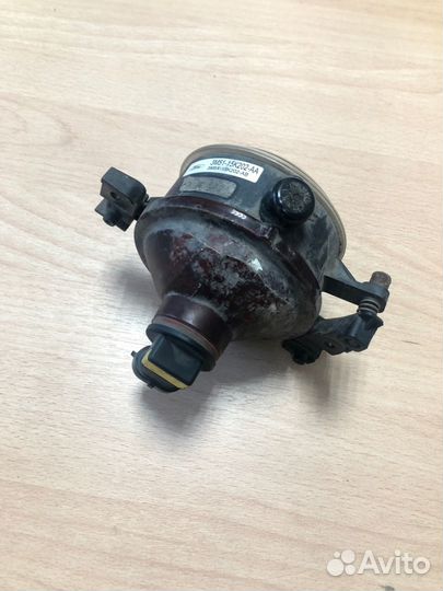 Фара противотуманная левая Ford C Max 2005