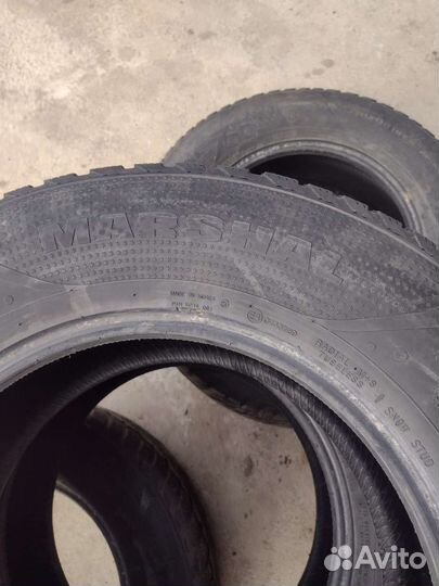 Marshal I'Zen Stud Snow KW11 265/65 R17