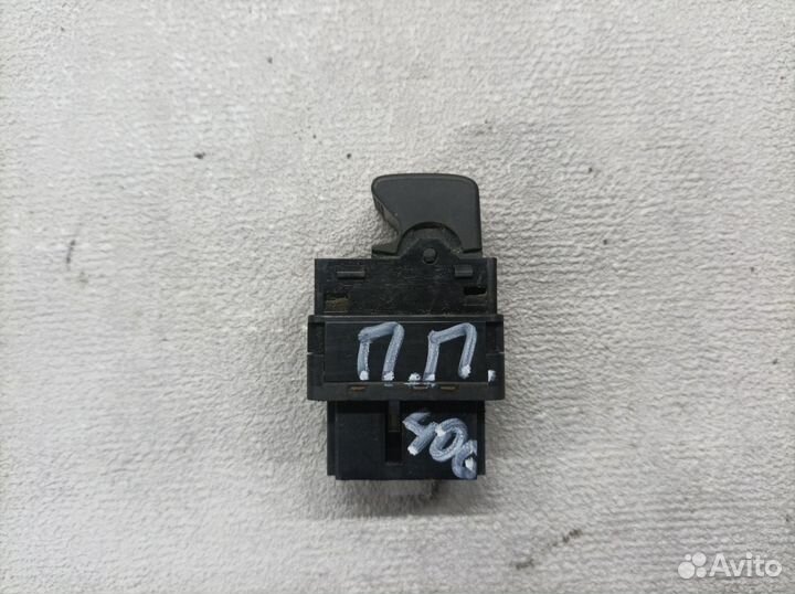 Кнопка стеклоподъемника пер. правой двери Peugeot