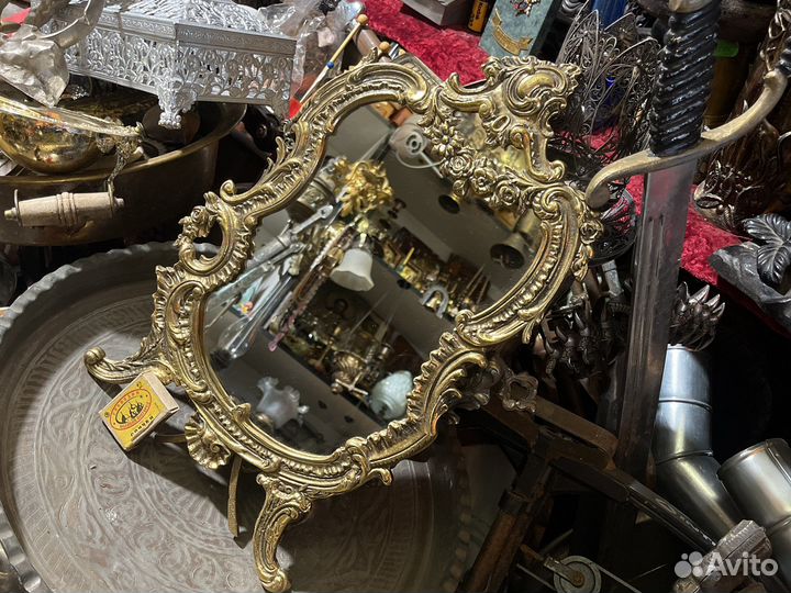 Настольные зеркала в бронзовых рамках