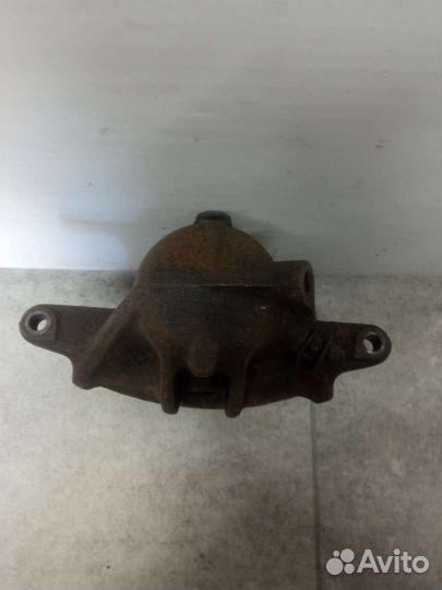 Суппорт тормозной передний левый Renault Laguna 1