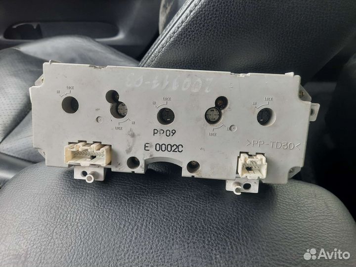 Блок управления климатом mazda 6gg