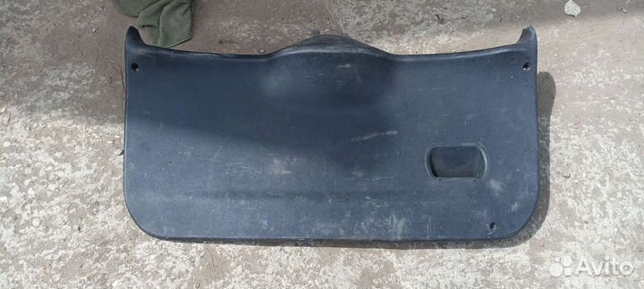 Обшивка двери багажника Ford fusion
