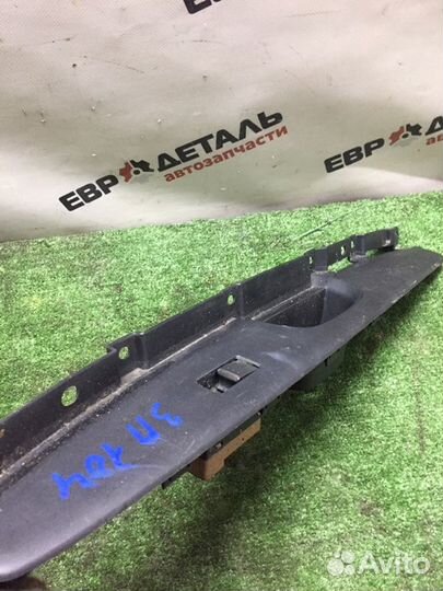 Кнопка стеклоподъемника задняя правая Mazda Cx-7