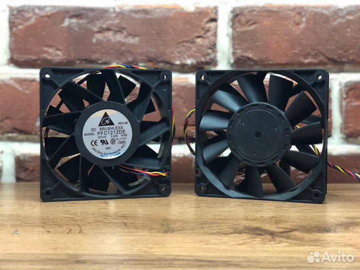 Вентилятор delta AFC1212DE Y4574 1.60A 4 pin