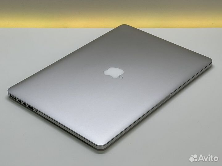 MacBook Pro 15 i7/16/2 видеокарты/акб 92