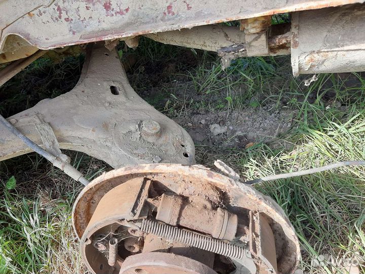 Рычаг задний левый Volkswagen Transporter T4