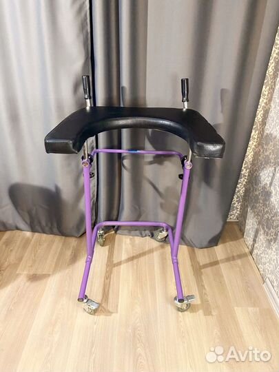 Кресло-коляска для инвалидов