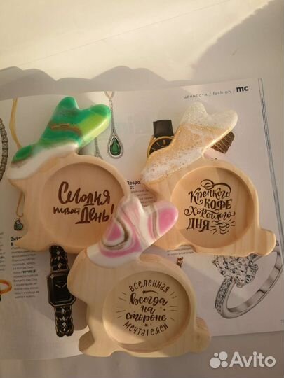 Подставка под кружку чашку. Зайчик. Дерево и смола