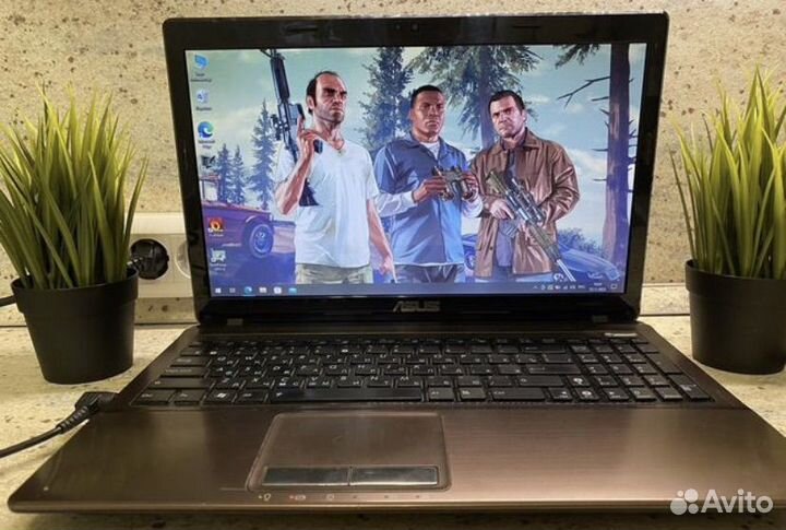 Мощный ноутбук asus 2 видеокарты/4 ядра/8 gb