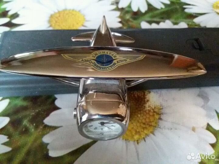 Статуэтка - часы