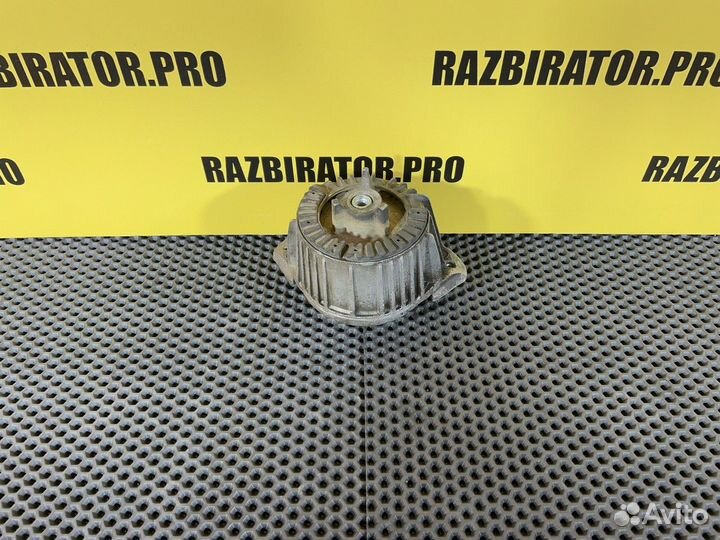 Подушка двигателя правая Mercedes-Benz E-class