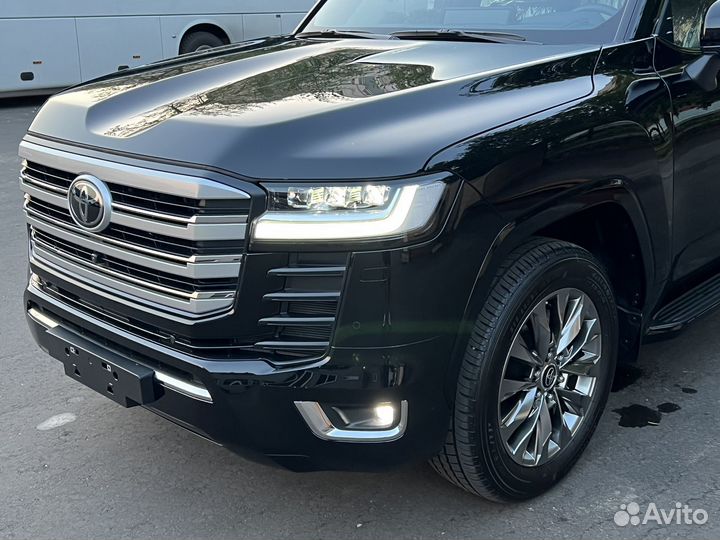 Toyota Land Cruiser 3.5 AT, 2023, 50 км
