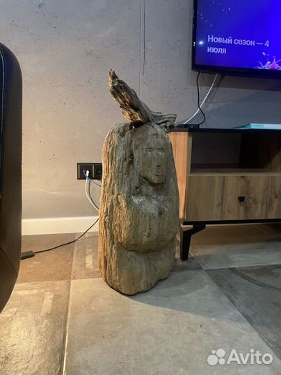 Статуя из дерева