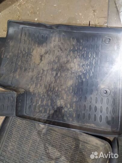 Автомобильные коврики резиновые