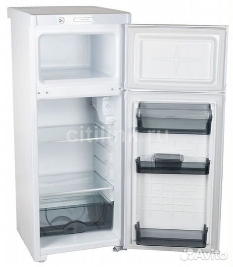 Холодильник б/у практически новый 