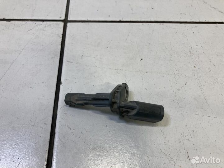 Датчик ABS задний левый Volkswagen Passat CC 358