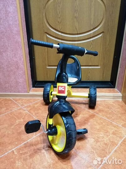 Детский трехколесный велосипед бу