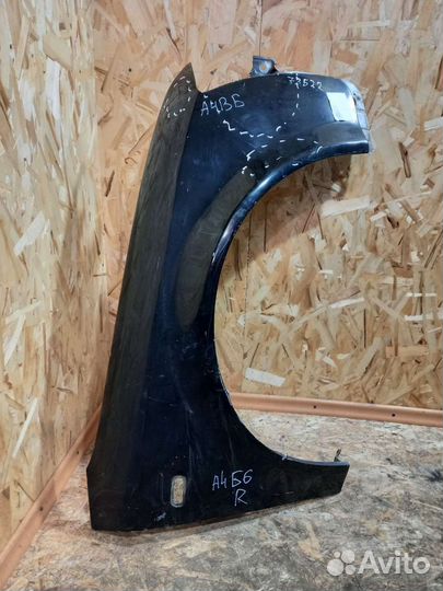 Крыло Правое Ауди А4 Б6 Дефект на фото