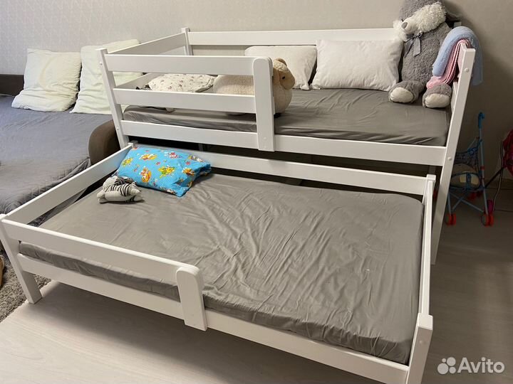 Двухъярусная детская кровать