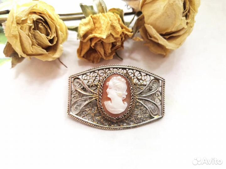 Очаровательная брошь-камея на нат.раковине, серебр
