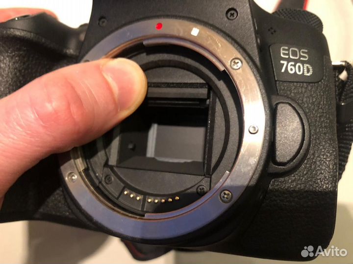 Зеркальный фотоаппарат Canon EOS 760d kit