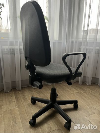 Компьютерное кресло