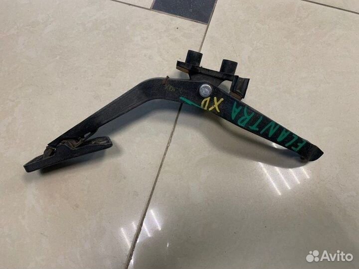 Педаль газа Hyundai Elantra XD G4ED 2008