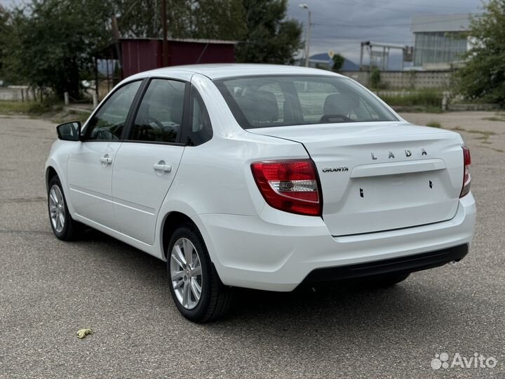 LADA Granta 1.6 МТ, 2024, 15 км