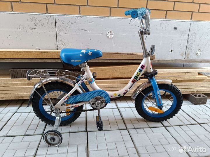Детский велосипед четырехколесный