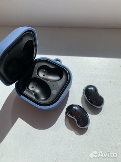 Продам Samsung galaxy buds live