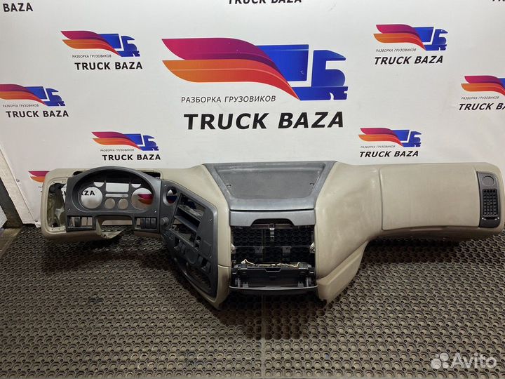 Передняя панель салона Daf XF105