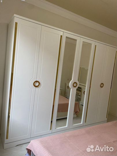 Спальный гарнитур новый